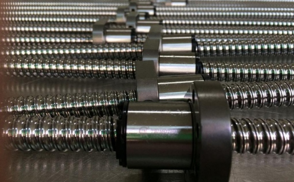 滾珠絲杠升降機的絲桿精度如何選擇